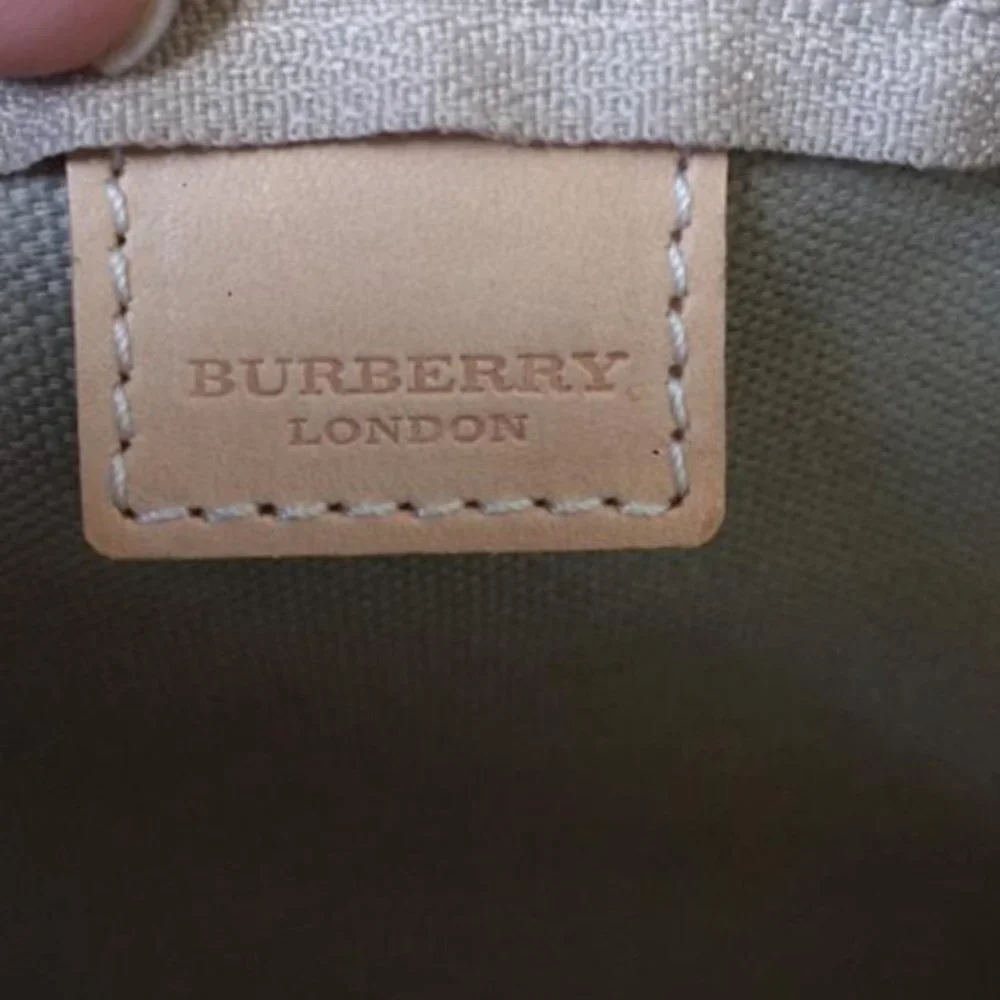 Burberry bag nova check print baby blue tan cream cosmetic case small tote zip - Picture 4 of 12